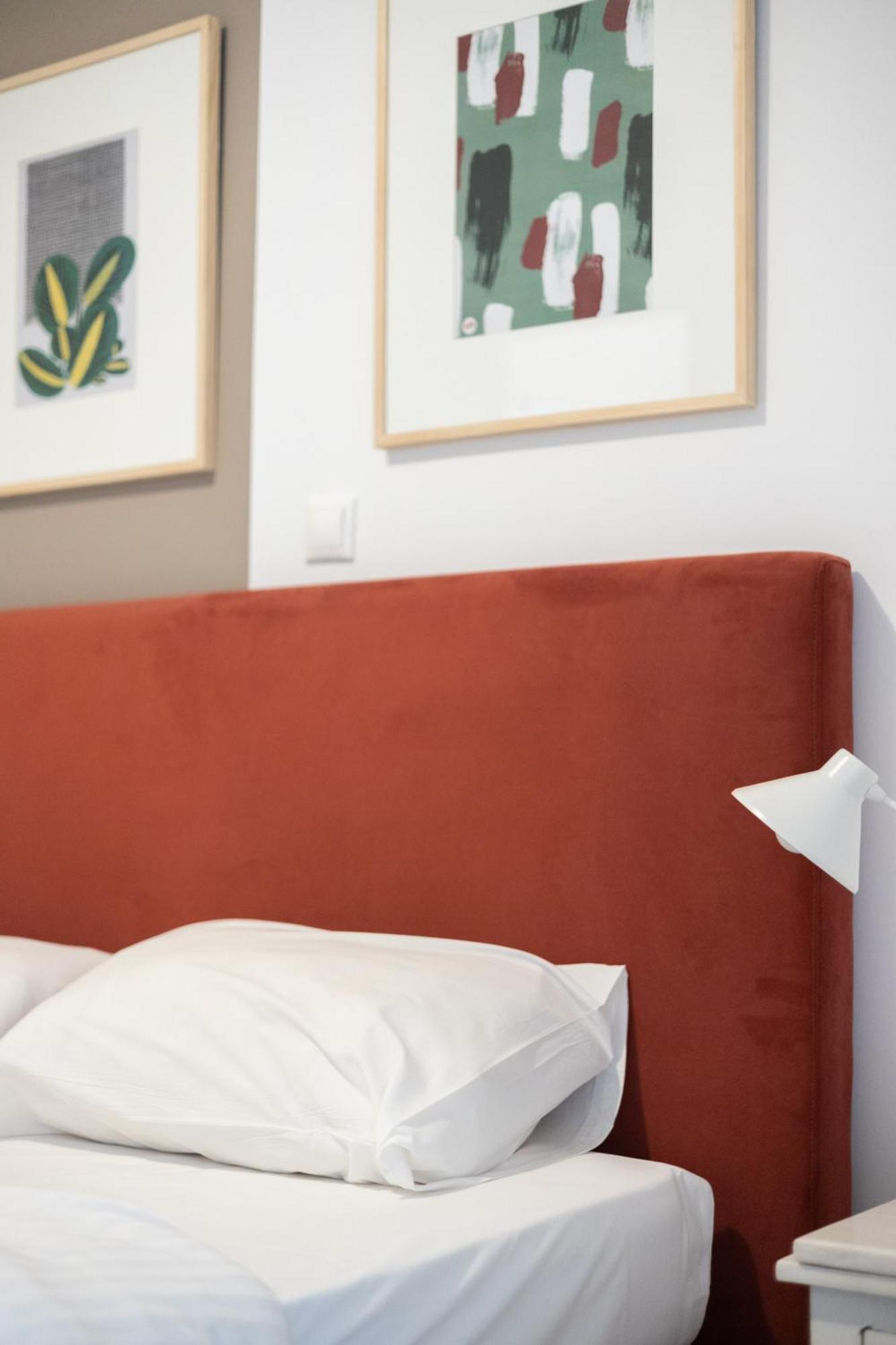 Renovated 5 Bdr House Near Acropolis - New Beds, Terrace & Green Yard Афины Экстерьер фото