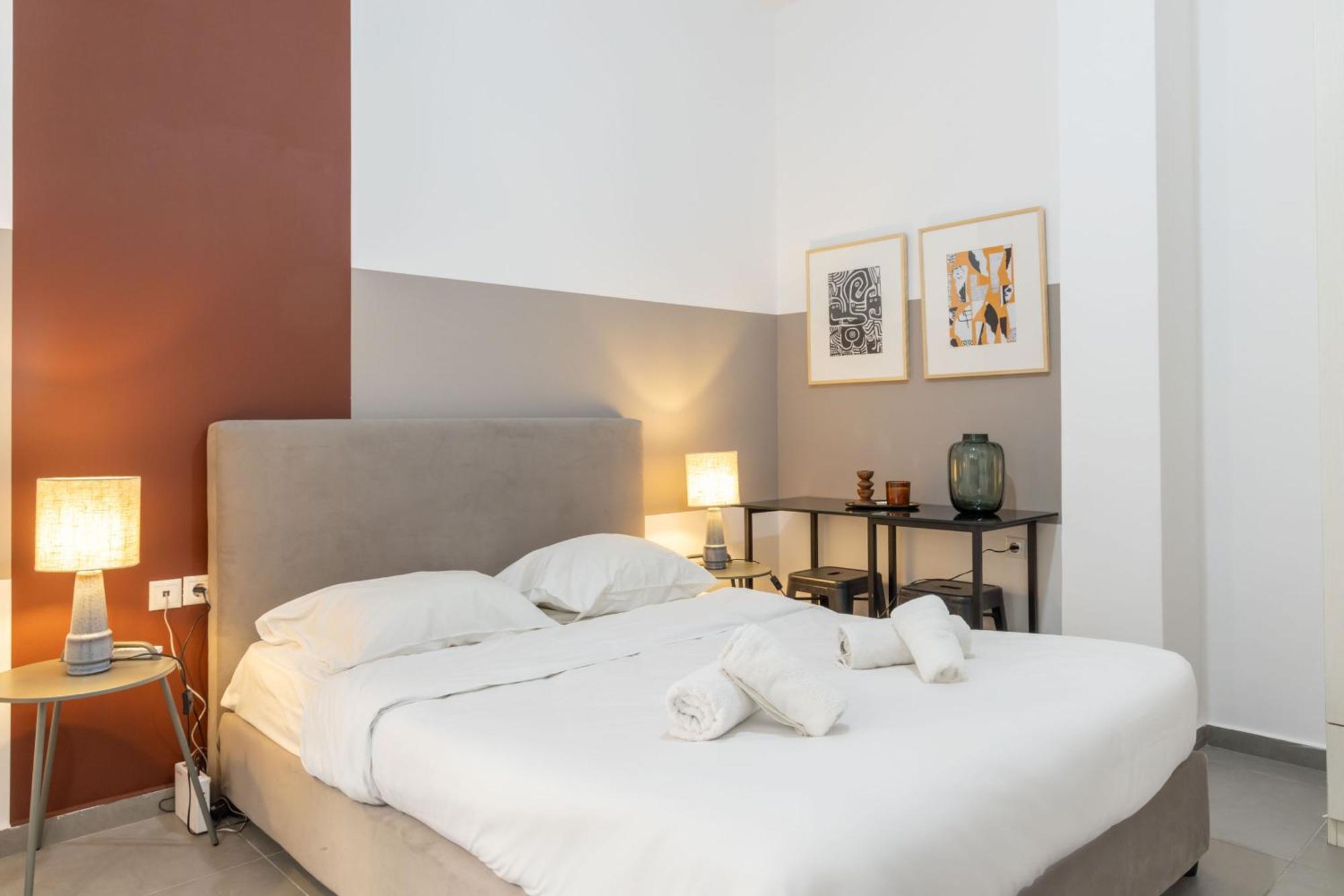 Renovated 5 Bdr House Near Acropolis - New Beds, Terrace & Green Yard Афины Экстерьер фото