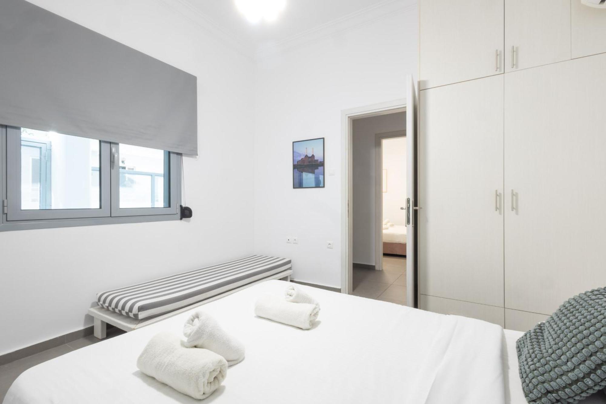 Renovated 5 Bdr House Near Acropolis - New Beds, Terrace & Green Yard Афины Экстерьер фото